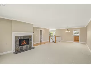 Photo #3: 24081416 Listing 