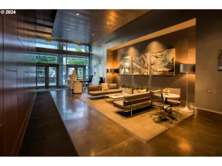 Photo #1: 24081535 Listing