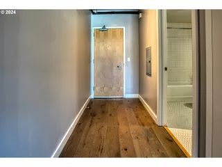 Photo #3: 24081535 Listing