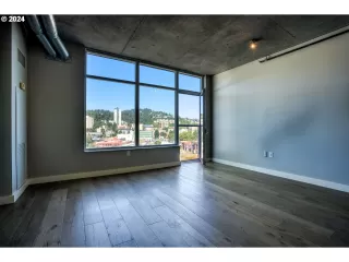 Photo #6: 24081535 Listing