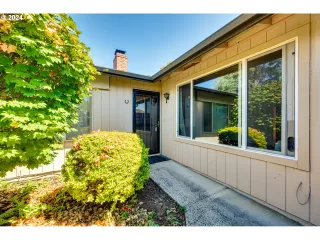 Photo #2: 24081909 Listing