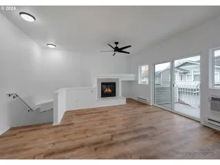 Photo #2: 24083062 Listing 