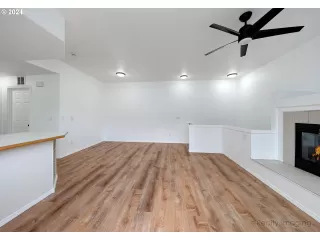 Photo #3: 24083062 Listing 