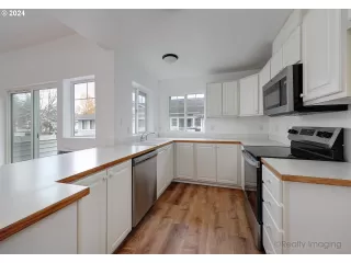 Photo #6: 24083062 Listing 