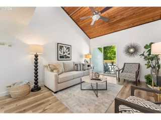 Photo #5: 24083366 Listing 