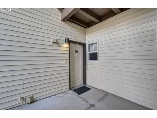 Photo #2: 24083519 Listing