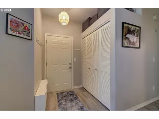 Photo #3: 24083519 Listing