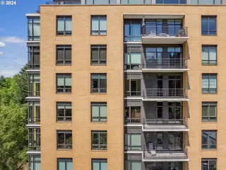 Photo #2: 24084021 Listing