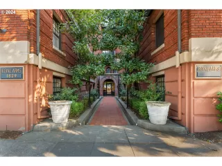 Photo #1: 24085041 Listing 