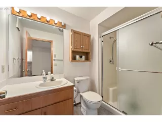 Photo #5: 24086192 Listing 