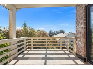 Photo #6: 24086192 Listing 