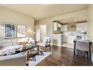 Photo #4: 24086381 Listing