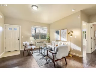 Photo #5: 24086381 Listing