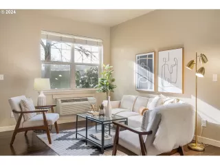 Photo #6: 24086381 Listing