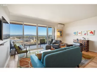 Photo #6: 24088083 Listing