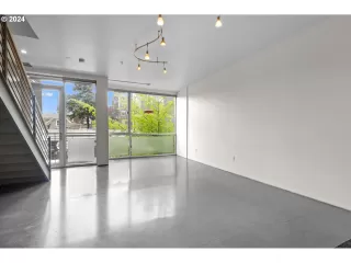 Photo #5: 24088180 Listing 