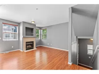 Photo #3: 24089220 Listing