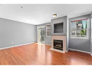 Photo #5: 24089220 Listing