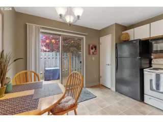 Photo #6: 24090341 Listing