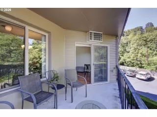 Photo #2: 240909979 Listing 