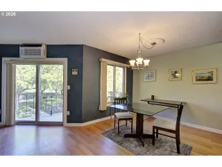 Photo #4: 240909979 Listing 