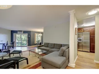 Photo #5: 240909979 Listing 
