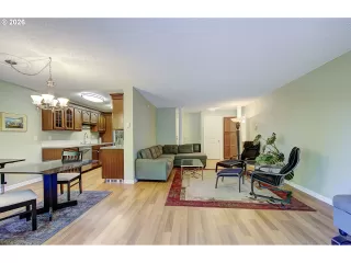 Photo #6: 240909979 Listing 