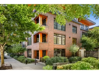 Photo #4: 24091314 Listing