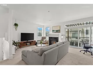Photo #4: 24091354 Listing 