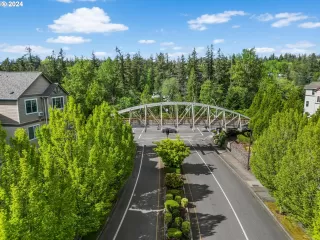 Photo #2: 24091617 Listing