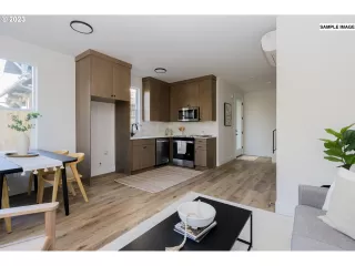 Photo #2: 24091618 Listing