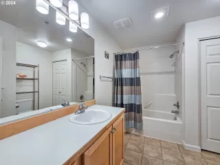 Photo #2: 24091715 Listing 