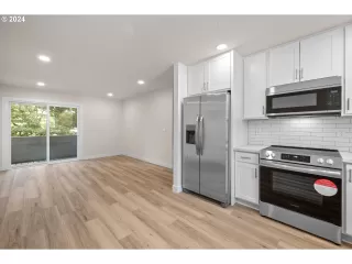 Photo #6: 24091922 Listing 