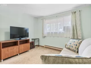 Photo #3: 24092049 Listing