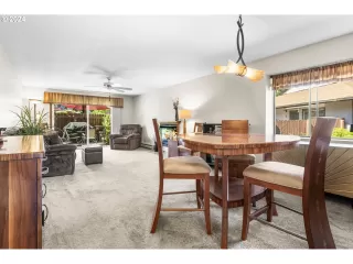 Photo #4: 24092049 Listing