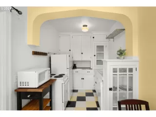 Photo #1: 24092275 Listing