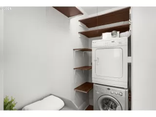 Photo #5: 24092275 Listing