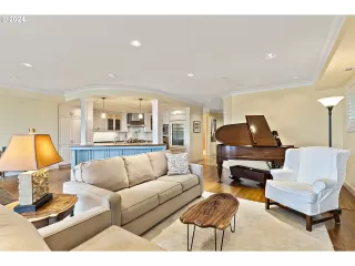 Photo #4: 24092646 Listing 