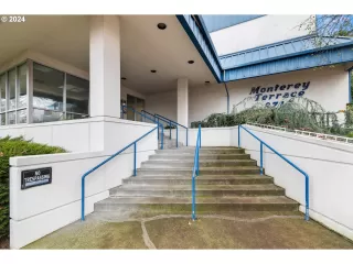 Photo #3: 24093391 Listing