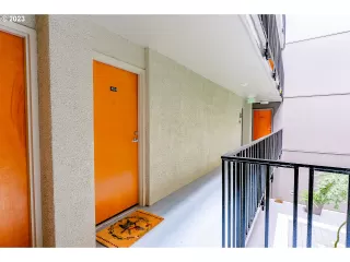 Photo #2: 24093463 Listing