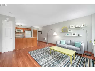 Photo #5: 24093463 Listing