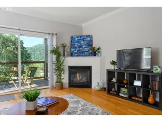 Photo #2: 24094063 Listing