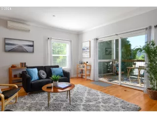 Photo #4: 24094063 Listing