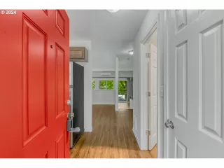 Photo #2: 24094296 Listing