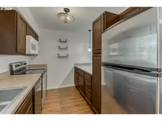 Photo #3: 24094296 Listing