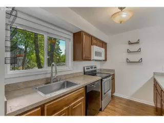 Photo #4: 24094296 Listing