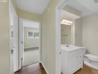 Photo #4: 24094353 Listing 