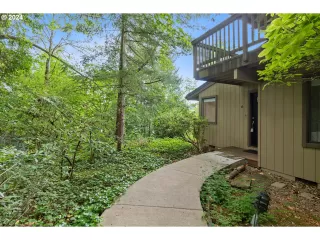 Photo #2: 24094967 Listing