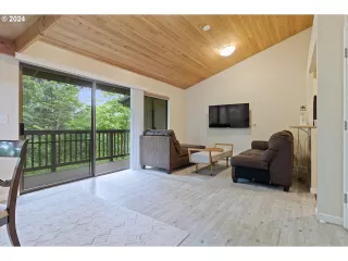 Photo #3: 24094967 Listing