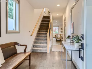 Photo #2: 24095066 Listing